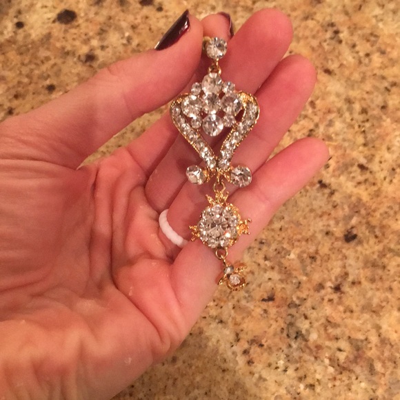 Beautiful earrings - Picture 2 of 3